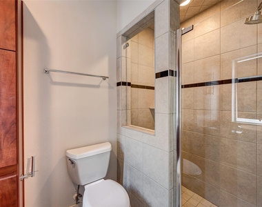 1729 Reinerman Street - Photo Thumbnail 7