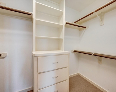 1729 Reinerman Street - Photo Thumbnail 27