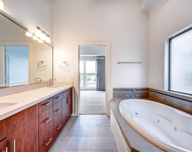 1729 Reinerman Street - Photo Thumbnail 28