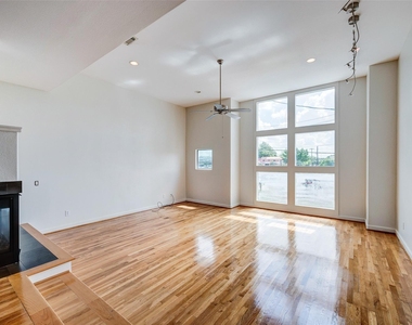 1729 Reinerman Street - Photo Thumbnail 2