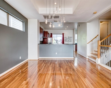 1729 Reinerman Street - Photo Thumbnail 14