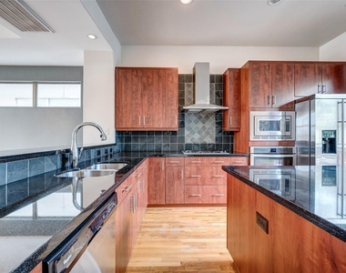1729 Reinerman Street - Photo Thumbnail 16