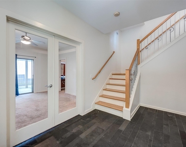 1729 Reinerman Street - Photo Thumbnail 10