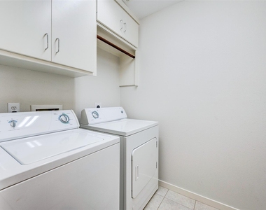1729 Reinerman Street - Photo Thumbnail 20
