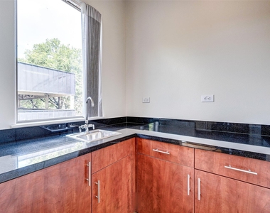 1729 Reinerman Street - Photo Thumbnail 18