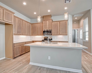 315 N Spotted Fern Drive - Photo Thumbnail 17