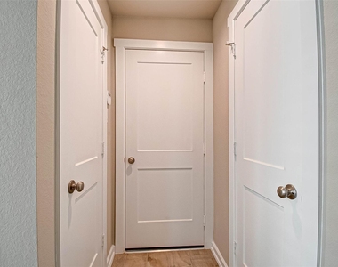 315 N Spotted Fern Drive - Photo Thumbnail 19