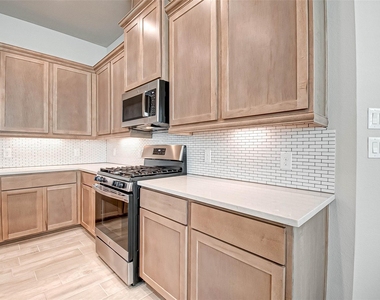 315 N Spotted Fern Drive - Photo Thumbnail 13