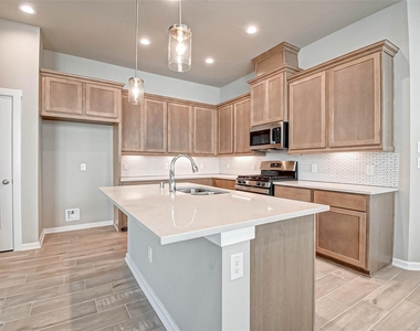 315 N Spotted Fern Drive - Photo Thumbnail 11