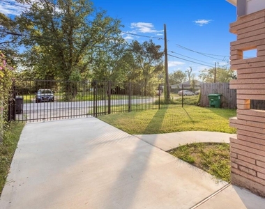 3234 Berry Street - Photo Thumbnail 32