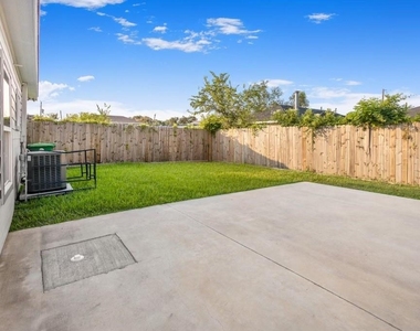3234 Berry Street - Photo Thumbnail 31