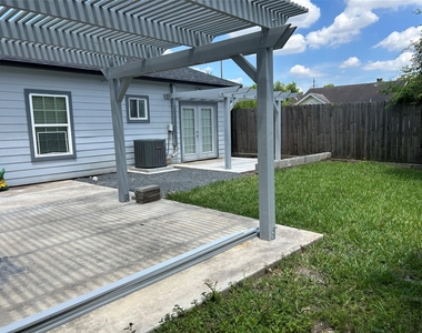 3234 Berry Street - Photo Thumbnail 34