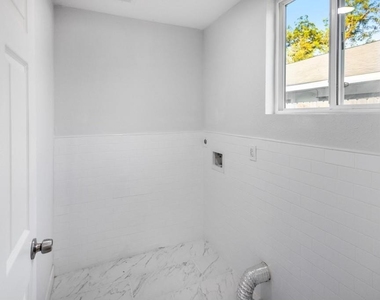 3234 Berry Street - Photo Thumbnail 25