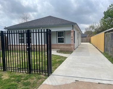 3234 Berry Street - Photo Thumbnail 1