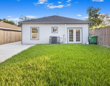 3234 Berry Street - Photo Thumbnail 26