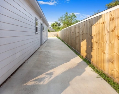 3234 Berry Street - Photo Thumbnail 5
