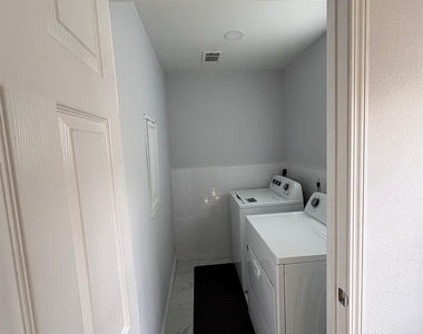 3234 Berry Street - Photo Thumbnail 11