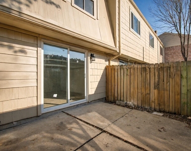 7902 Grove Ridge Drive - Photo Thumbnail 15