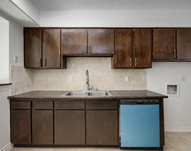 7902 Grove Ridge Drive - Photo Thumbnail 4