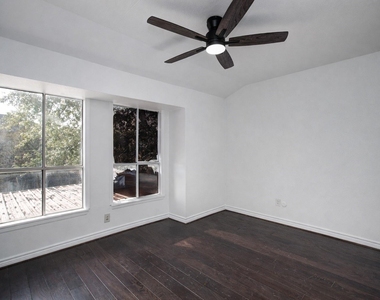 7902 Grove Ridge Drive - Photo Thumbnail 12