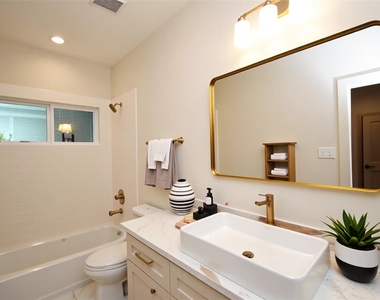 6312 Illinois Street - Photo Thumbnail 5