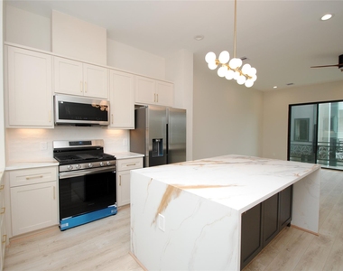 6312 Illinois Street - Photo Thumbnail 8