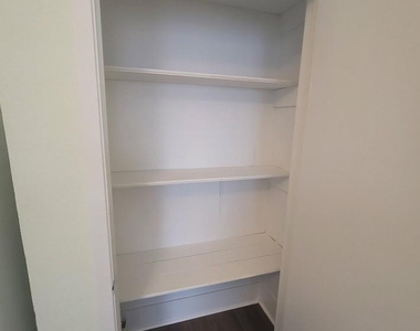723 Sealy Street - Photo Thumbnail 9