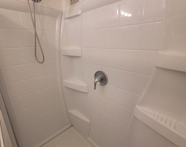 723 Sealy Street - Photo Thumbnail 10
