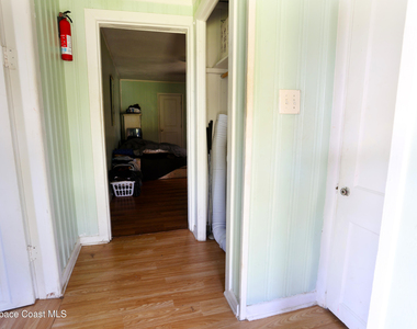 317 Pineda Street - Photo Thumbnail 9