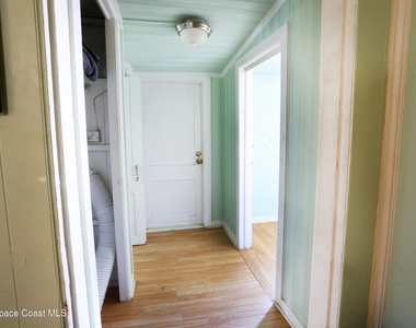 317 Pineda Street - Photo Thumbnail 10
