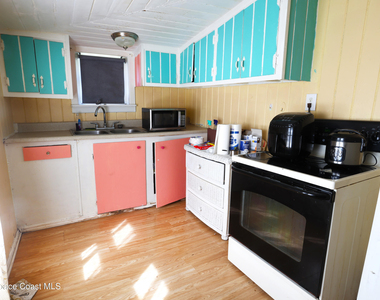 317 Pineda Street - Photo Thumbnail 13