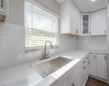 6901 S Fitzgerald Street - Photo Thumbnail 15