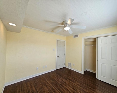 119 N Evergreen Avenue - Photo Thumbnail 11