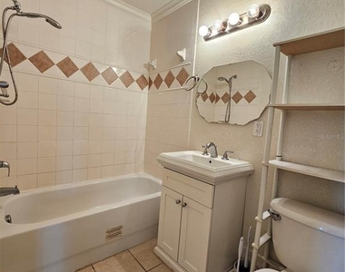 119 N Evergreen Avenue - Photo Thumbnail 9