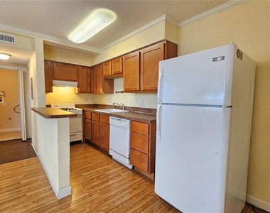 119 N Evergreen Avenue - Photo Thumbnail 6