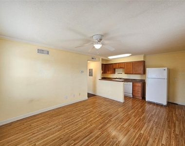 119 N Evergreen Avenue - Photo Thumbnail 5