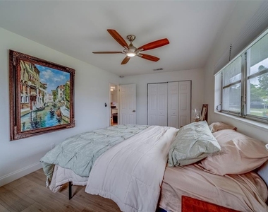 11424 79th Avenue - Photo Thumbnail 21