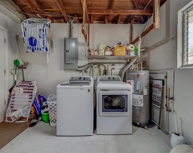 11424 79th Avenue - Photo Thumbnail 34