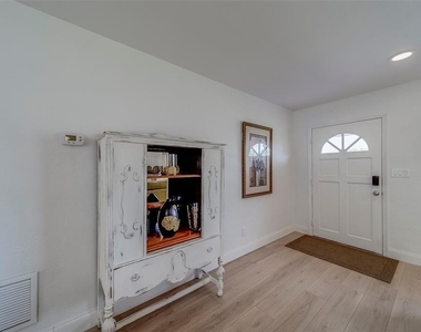 11424 79th Avenue - Photo Thumbnail 3