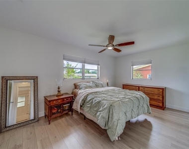 11424 79th Avenue - Photo Thumbnail 23