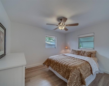 11424 79th Avenue - Photo Thumbnail 27
