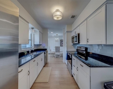 11424 79th Avenue - Photo Thumbnail 13