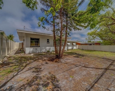 11424 79th Avenue - Photo Thumbnail 39