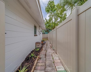 11424 79th Avenue - Photo Thumbnail 36