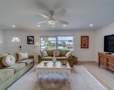 11424 79th Avenue - Photo Thumbnail 6