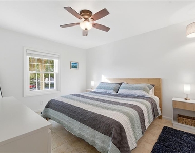 5174 Beach Drive Se - Photo Thumbnail 18