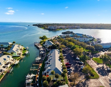 5174 Beach Drive Se - Photo Thumbnail 1