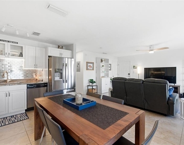 5174 Beach Drive Se - Photo Thumbnail 10