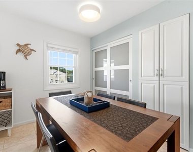 5174 Beach Drive Se - Photo Thumbnail 9