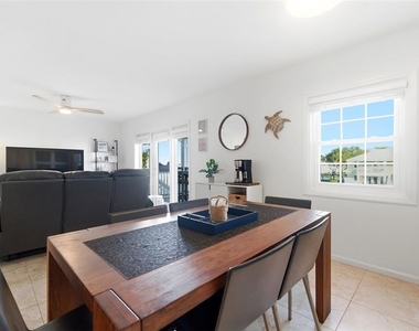 5174 Beach Drive Se - Photo Thumbnail 5